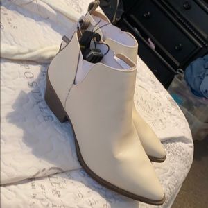 Cream colored boots, Size 10 never worn